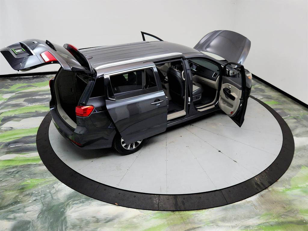 Used 2016 Kia Sedona SX FWD image 39
