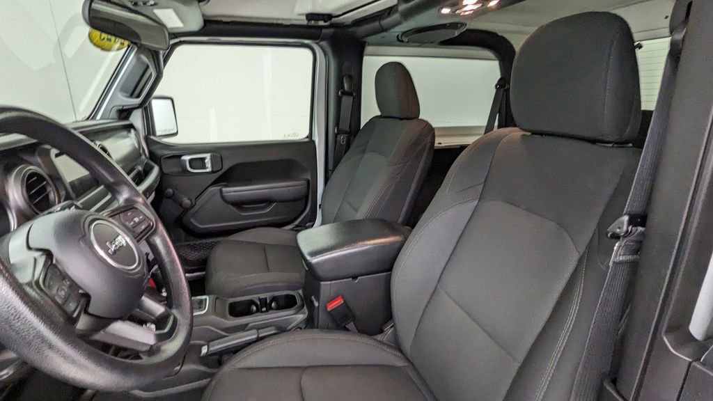 Used 2023 Jeep Wrangler Willys image 2