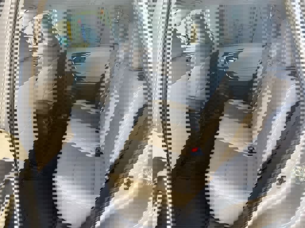 Used 2021 Toyota RAV4 XLE Premium image 21