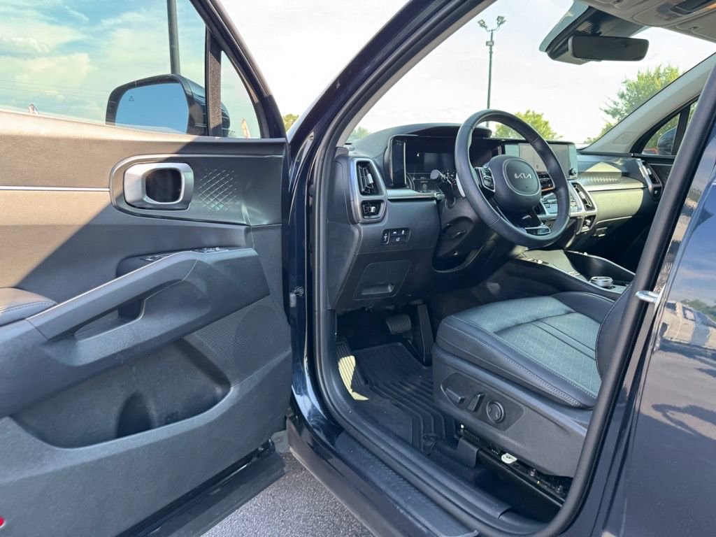 Used 2023 Kia Sorento EX image 15