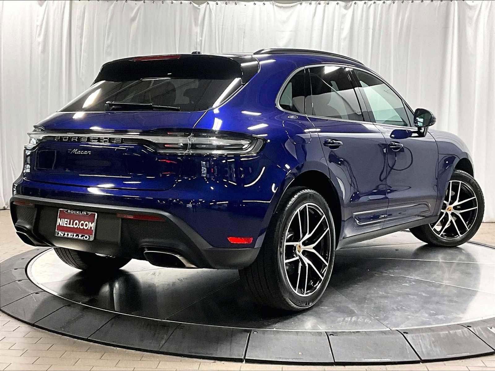 Used 2025 Porsche Macan image 10