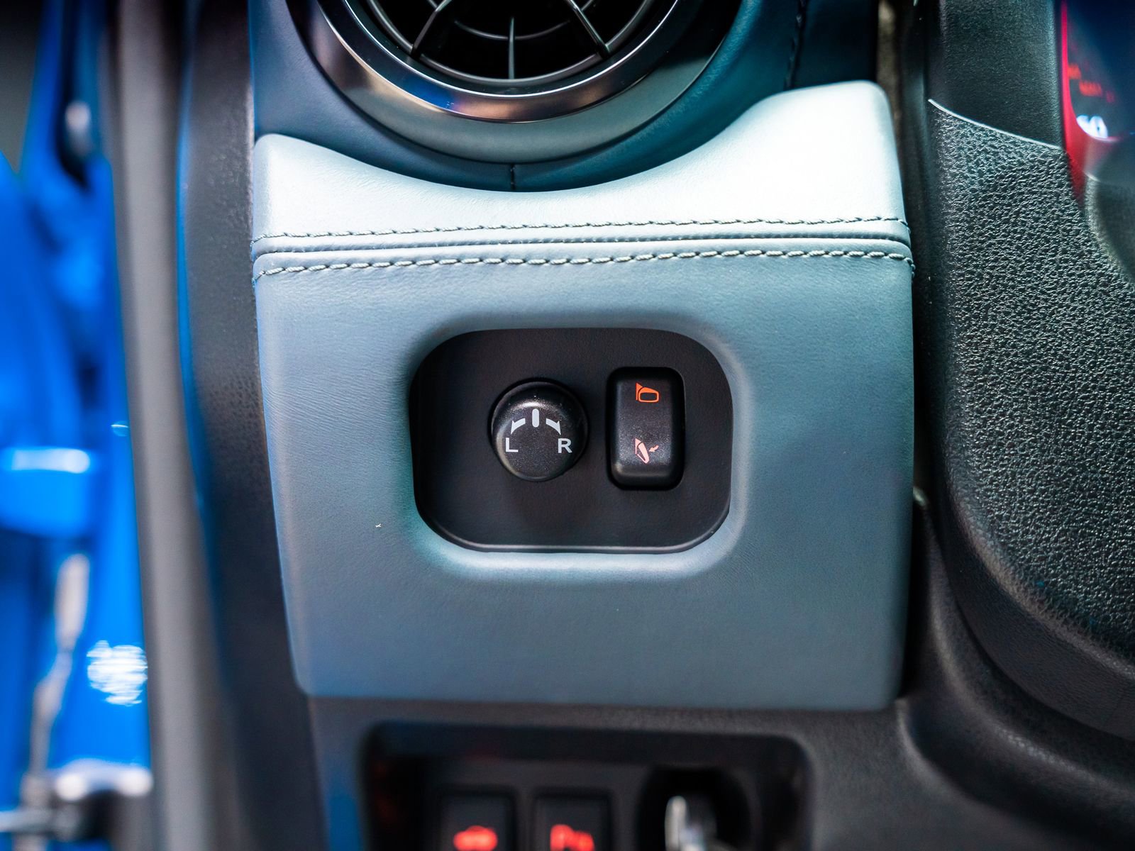 Used 2020 Nissan GT-R Premium image 49