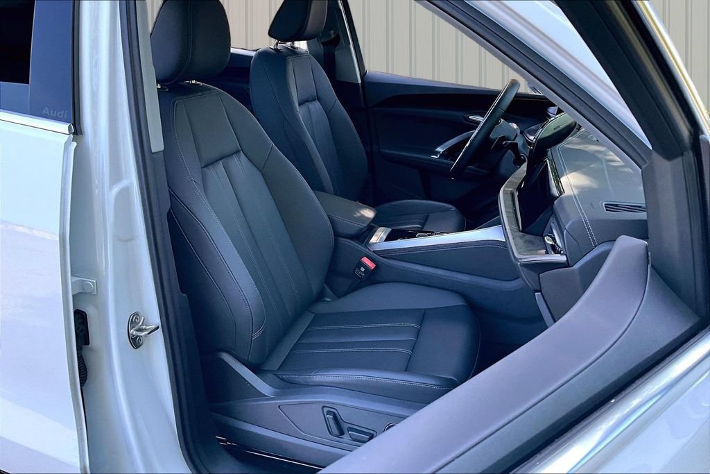 Used 2025 Audi Q5 Premium w/ Convenience Package AWD/4WD image 29