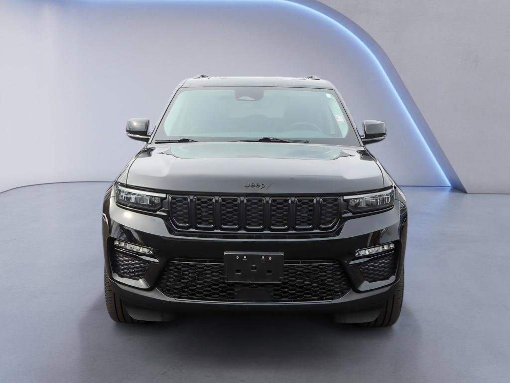 Used 2023 Jeep Grand Cherokee Limited w/ Black Appearance Package image 9