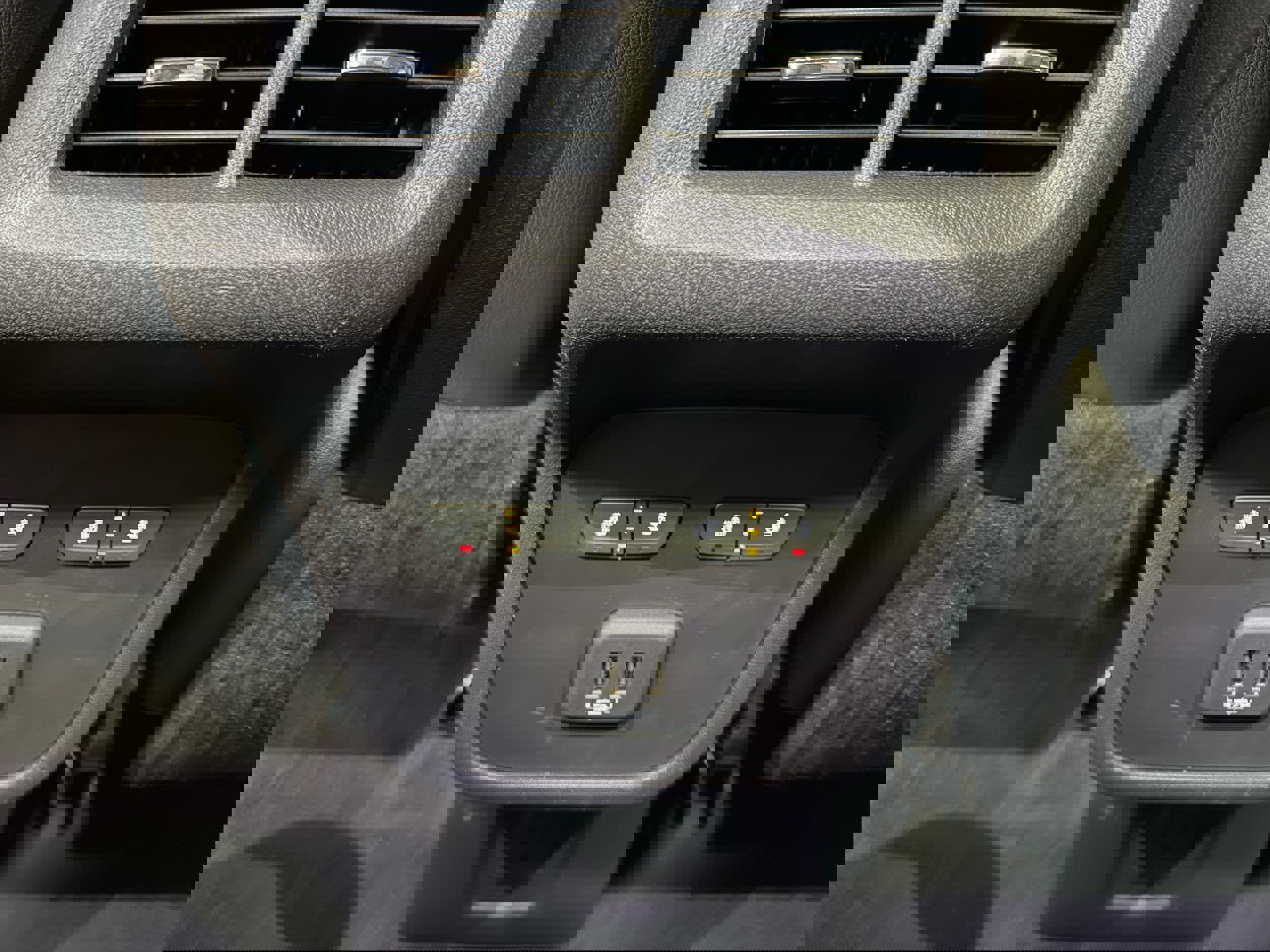 Used 2019 Chevrolet Equinox Premier image 28