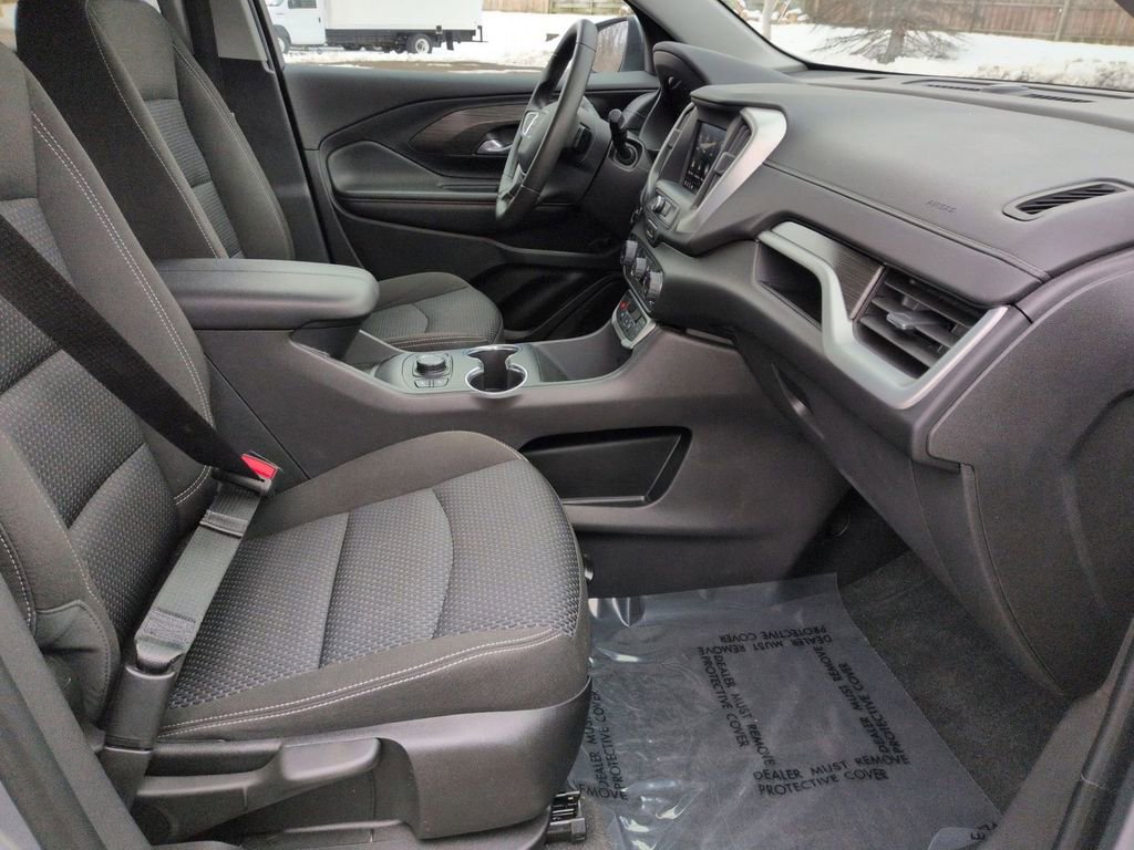 Used 2024 GMC Terrain SLE w/ Driver Convenience Package image 30