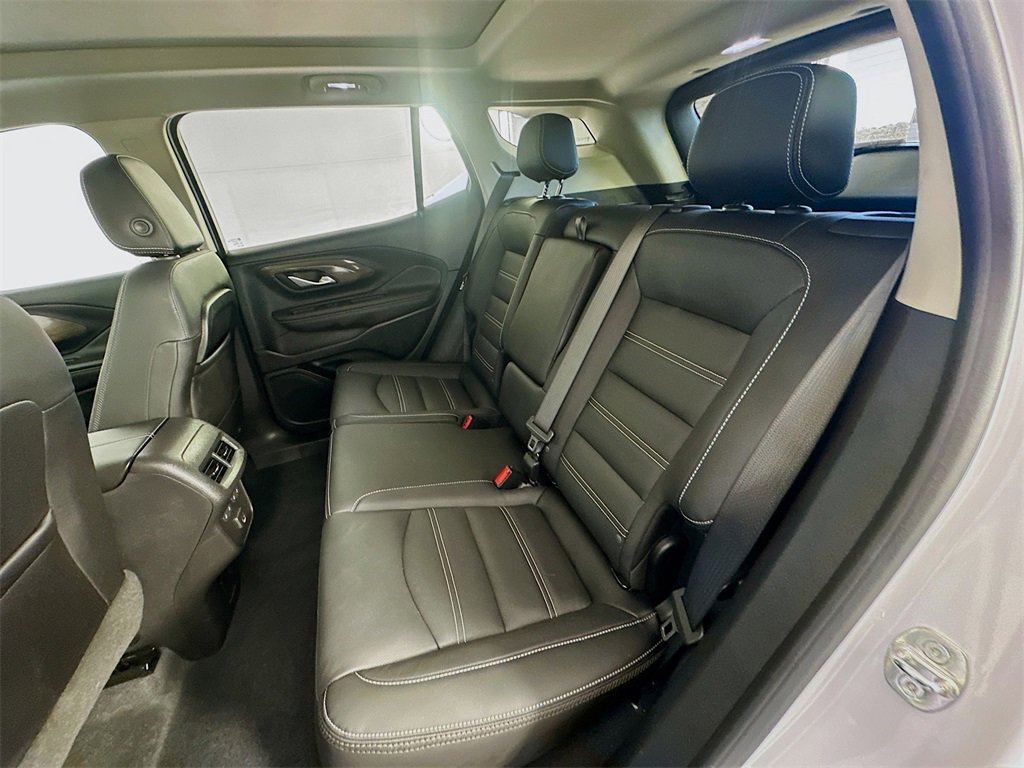 Used 2022 GMC Terrain Denali w/ Denali Premium Package image 25