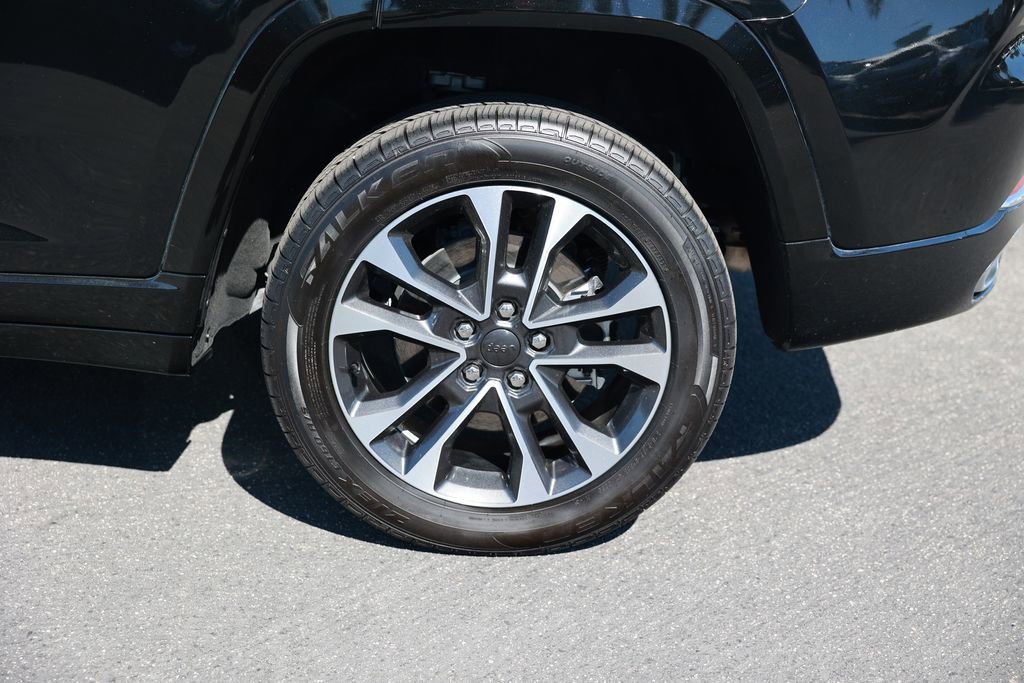 Used 2022 Jeep Grand Cherokee Overland AWD/4WD image 10