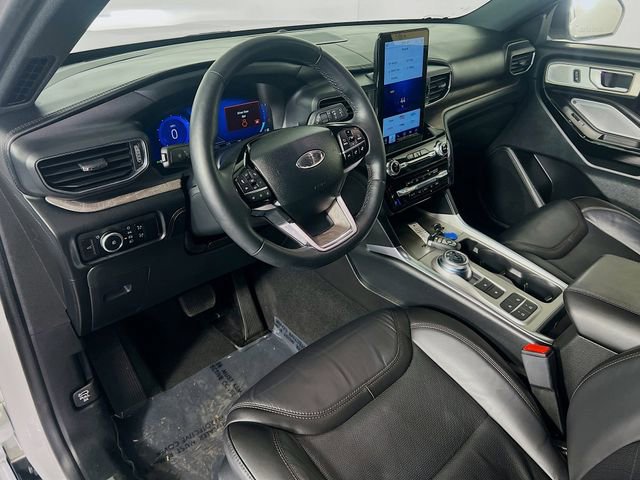 Used 2023 Ford Explorer Platinum w/ Technology Package image 11
