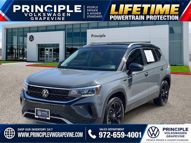Used 2023 Volkswagen Taos SE w/ Panoramic Sunroof Package FWD image 1