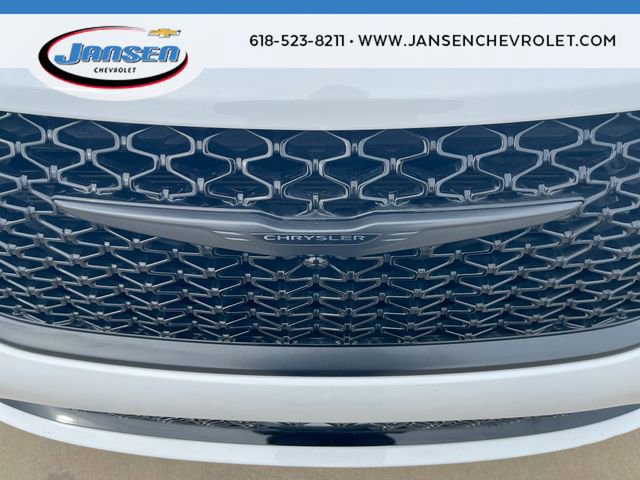 Used 2025 Chrysler Pacifica Limited FWD image 31