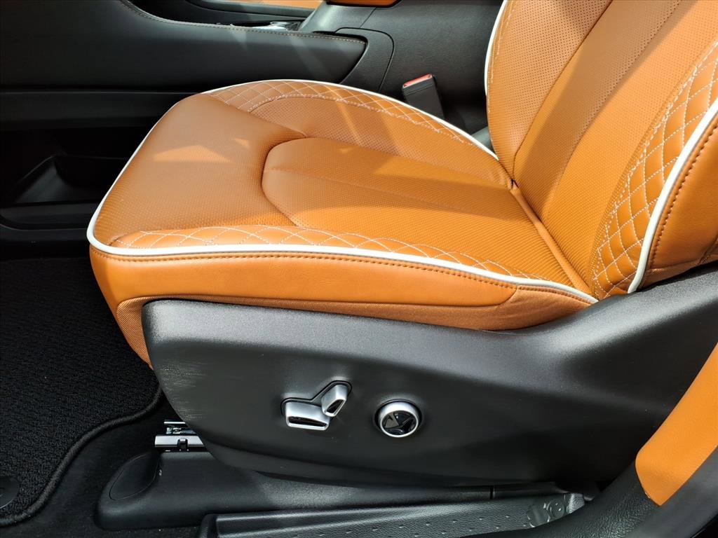 New 2026 Chrysler Pacifica Pinnacle image 16