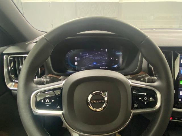 Used 2025 Volvo V60 B5 Cross Country Plus AWD/4WD image 15