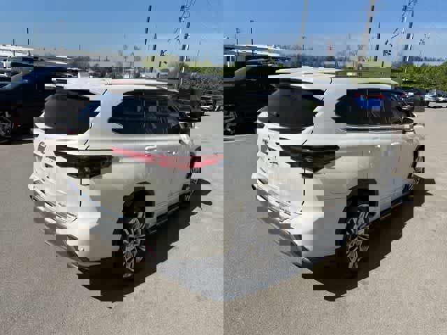 Used 2020 Toyota Highlander Platinum image 21