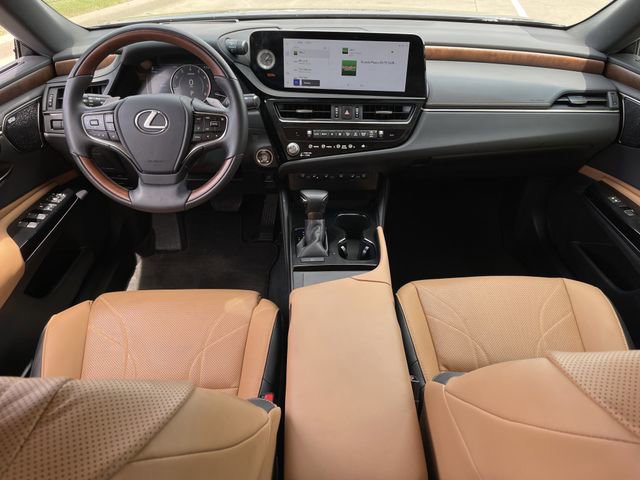 Used 2025 Lexus ES 350 Ultra Luxury w/ Accessory Package (Z2) image 9
