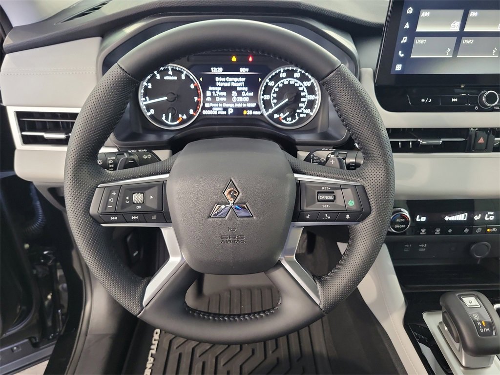 New 2025 Mitsubishi Outlander SE image 18