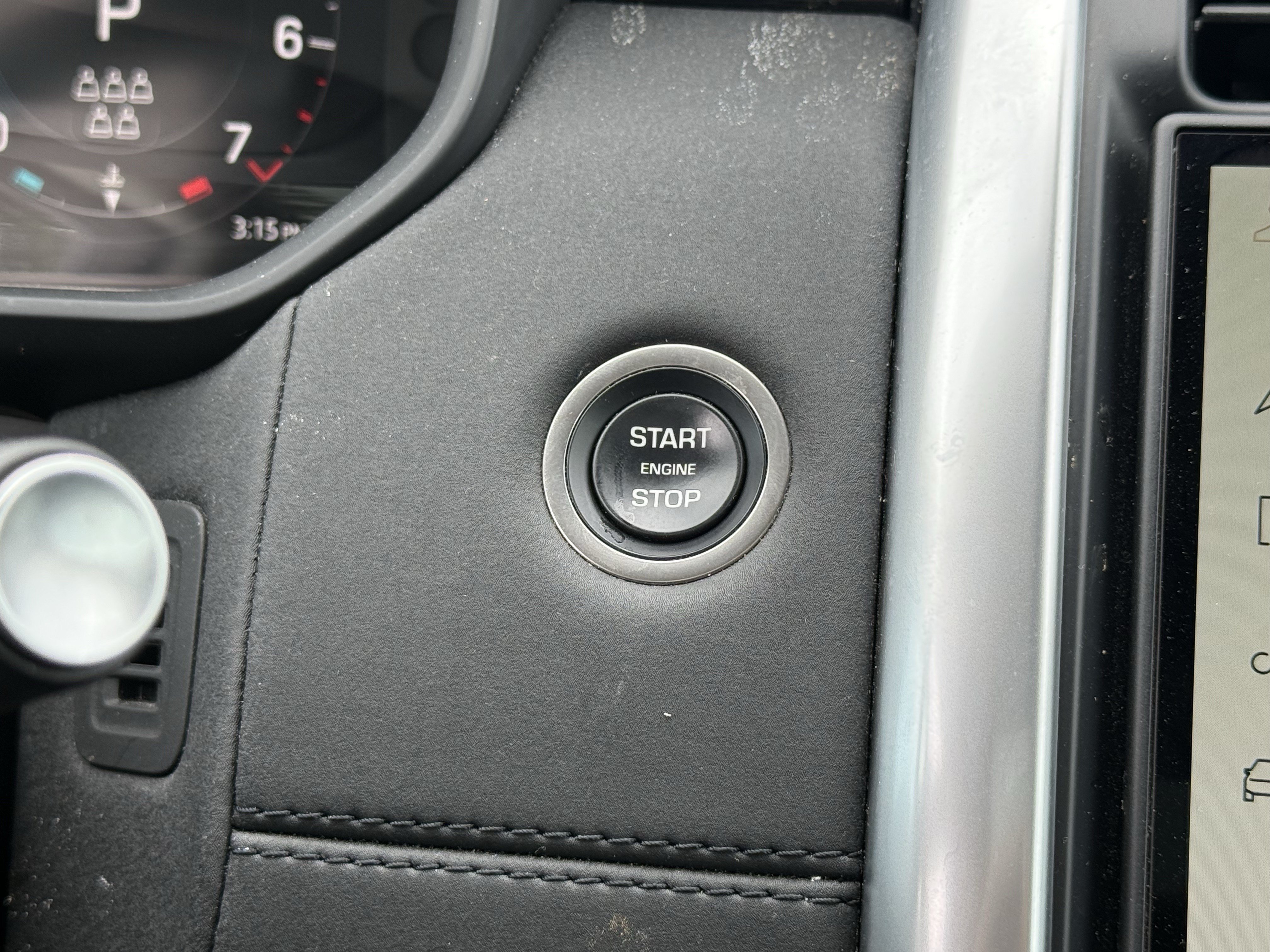 Used 2024 Land Rover Discovery S AWD/4WD image 24