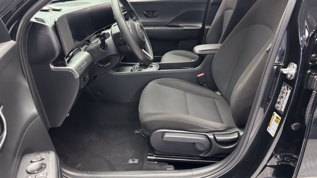 Used 2024 Hyundai Kona SE AWD/4WD image 11
