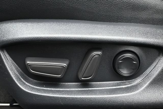 Used 2025 Toyota Camry SE w/ Multimedia Upgrade Package FWD image 10
