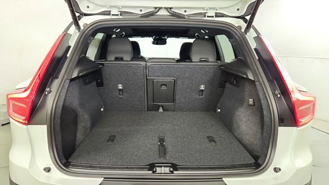 New 2026 Volvo XC40 B5 Ultra w/ Climate Package AWD/4WD image 40
