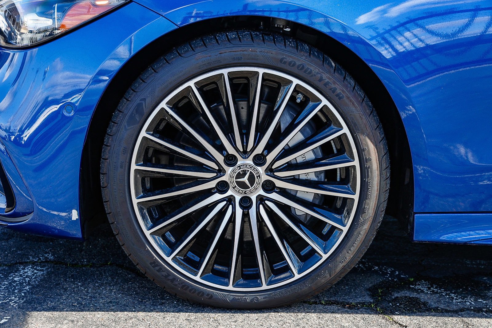 Used 2024 Mercedes-Benz C 300 Sedan image 9