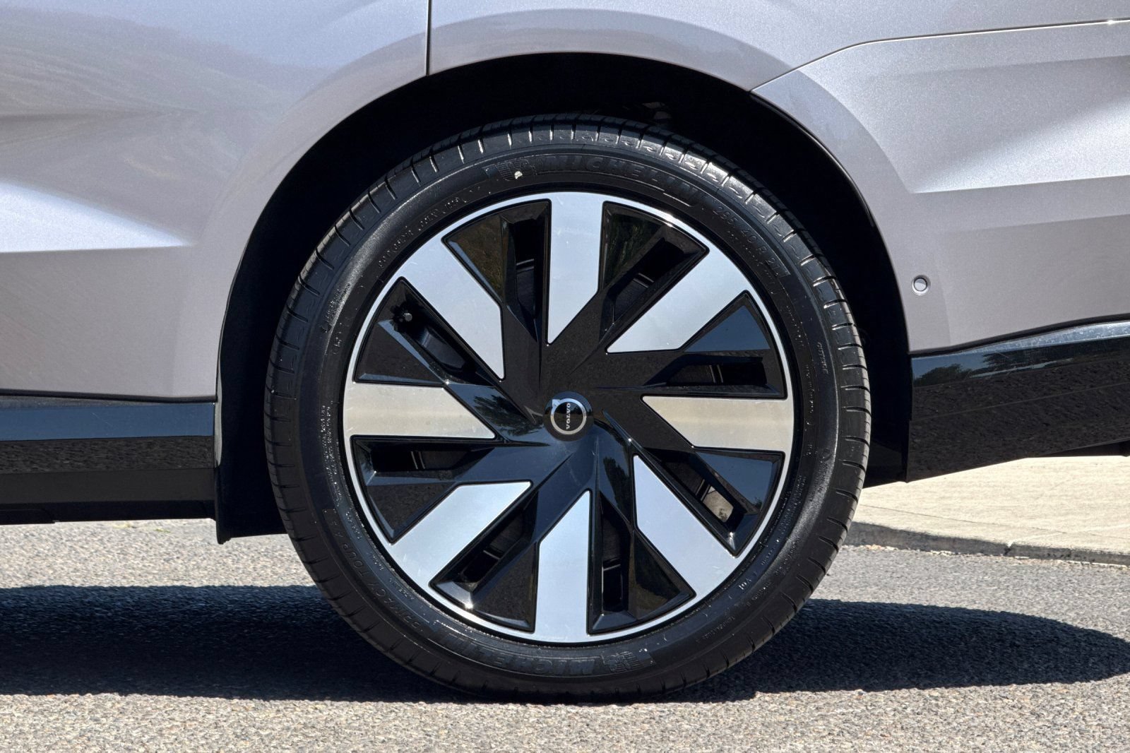New 2026 Volvo EX90 Ultra AWD/4WD image 25