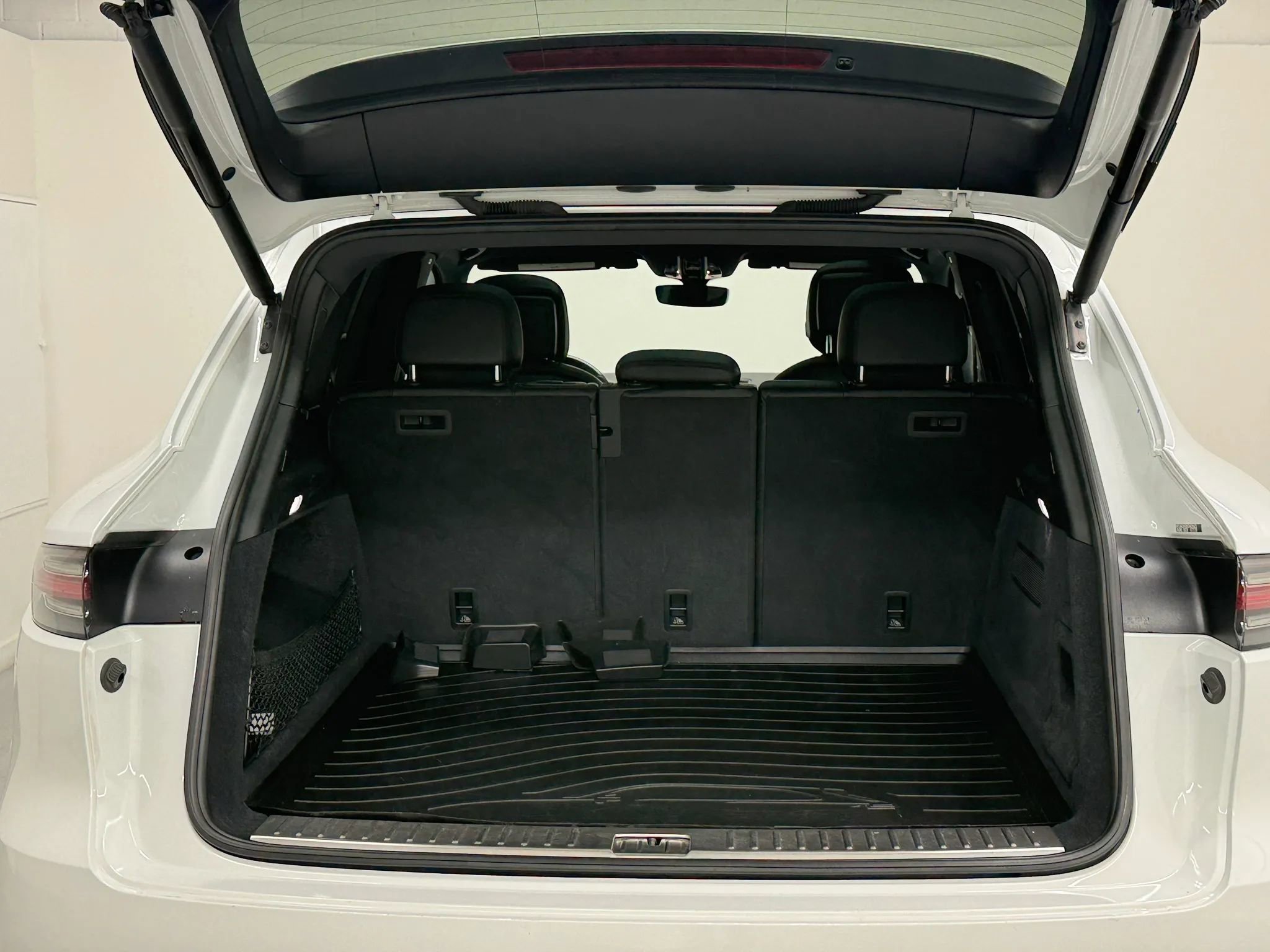 Used 2019 Porsche Cayenne AWD/4WD image 30