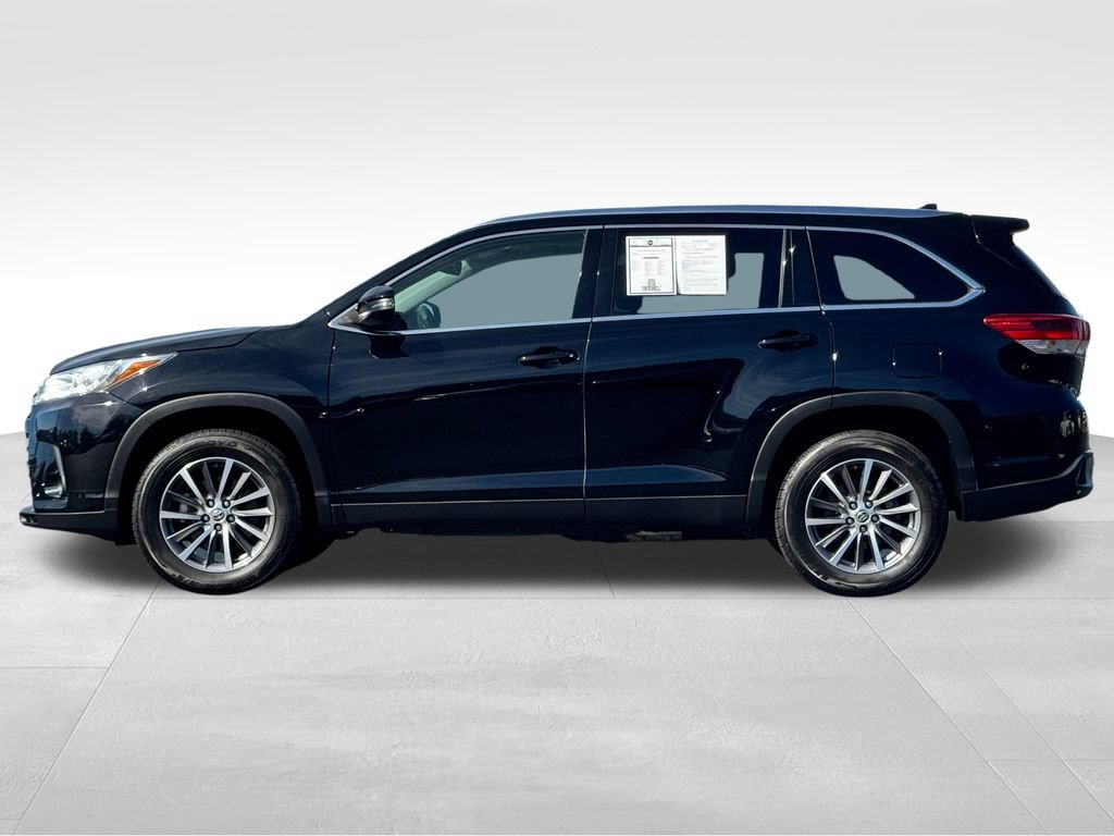 Used 2019 Toyota Highlander XLE FWD image 4