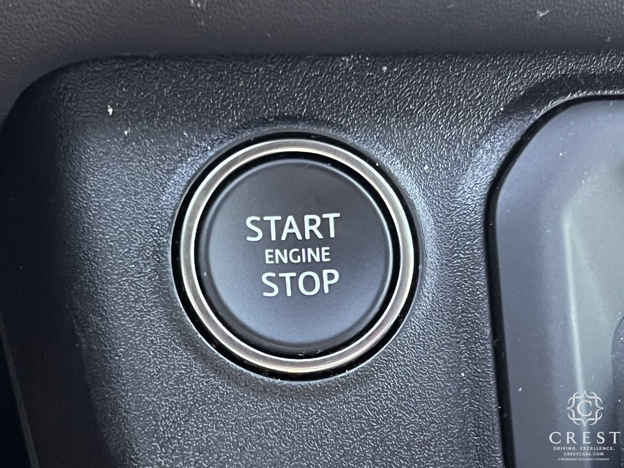 Used 2025 Land Rover Defender 130 X-Dynamic SE AWD/4WD image 19