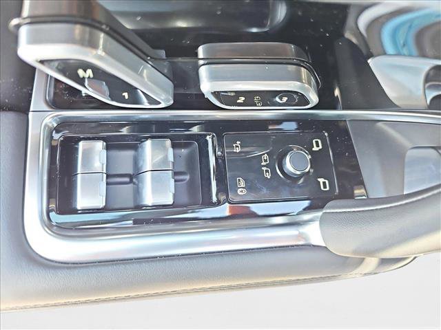 New 2025 Land Rover Range Rover SE image 28