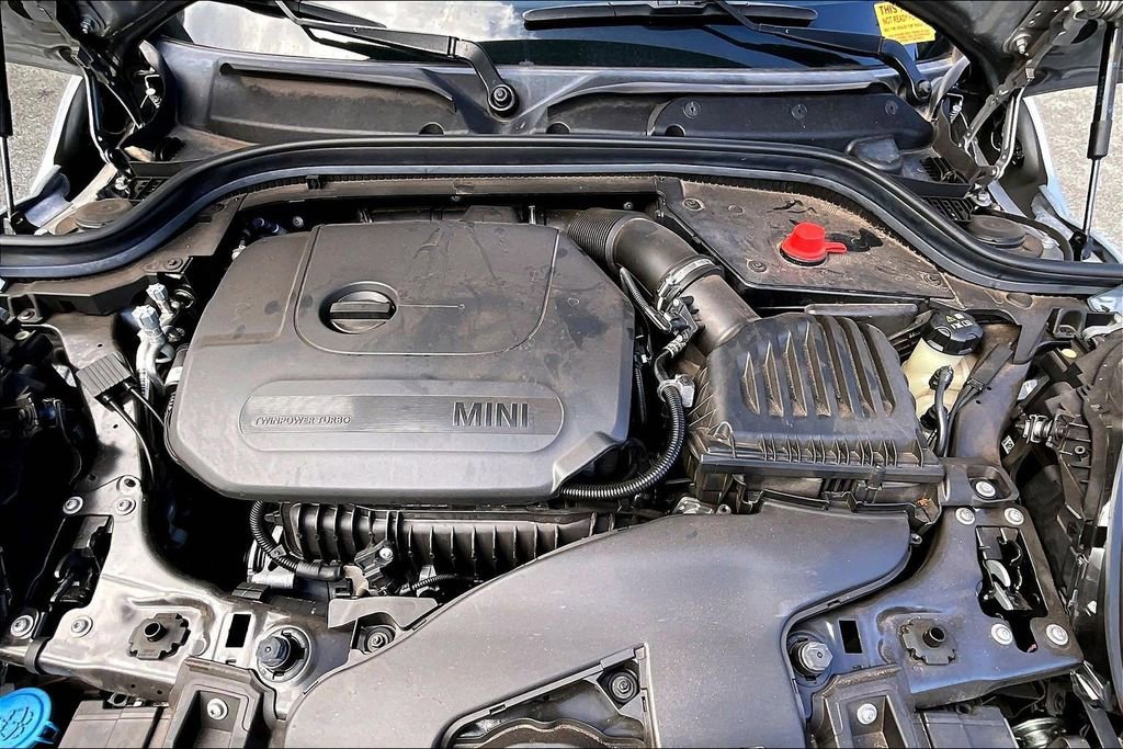 Used 2024 MINI Cooper 4-Door Hardtop image 9