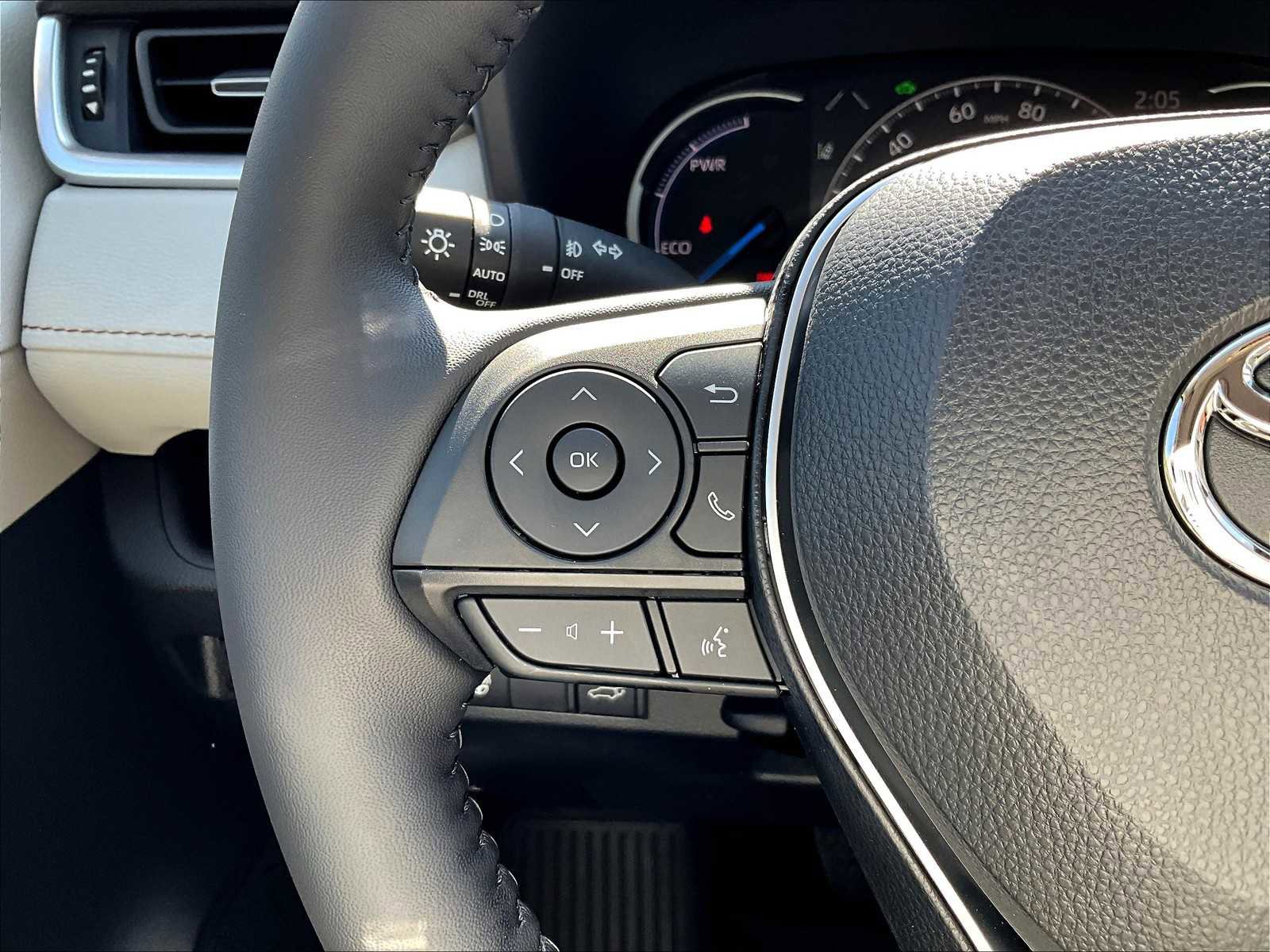 Used 2025 Toyota RAV4 XLE Premium image 23