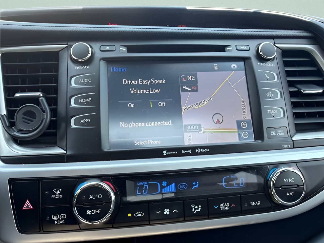 Used 2017 Toyota Highlander XLE AWD/4WD image 23