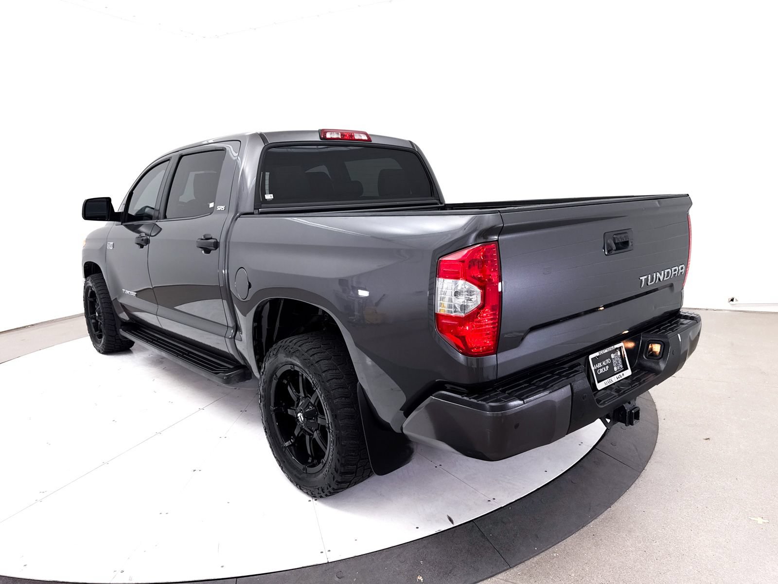 Used 2017 Toyota Tundra SR5 w/ SR5 Upgrade Package RWD image 14