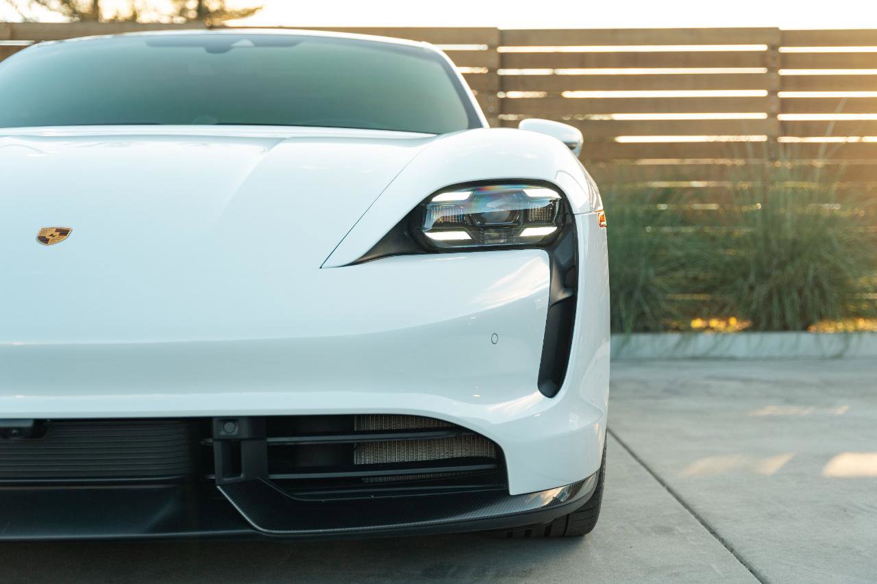 Used 2022 Porsche Taycan Turbo S image 28