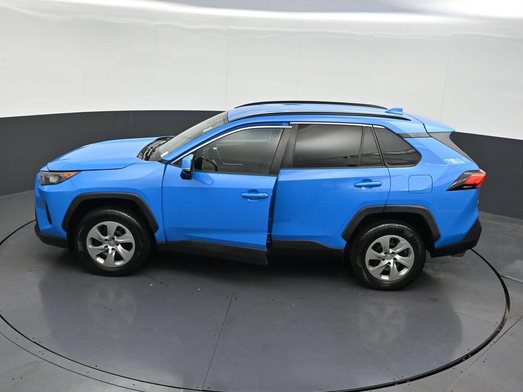 Used 2020 Toyota RAV4 LE FWD image 15