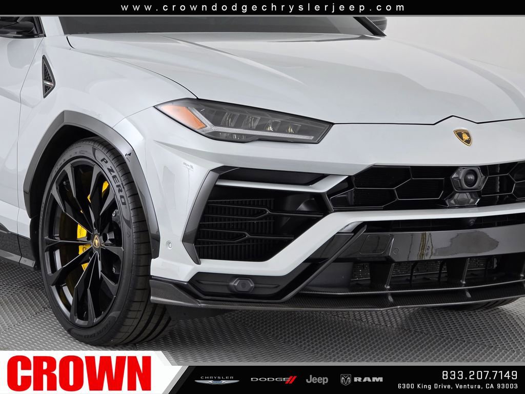 Used 2022 Lamborghini Urus AWD/4WD image 10