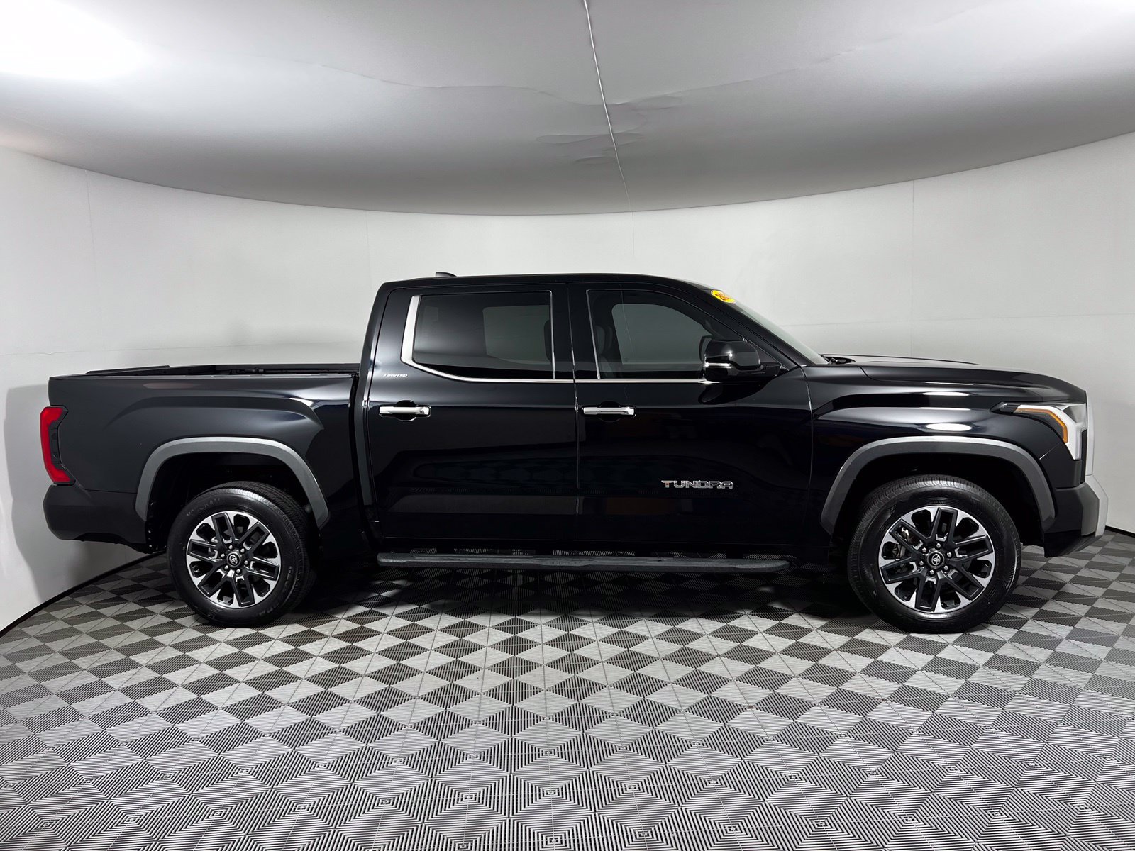 Certified 2026 Toyota Tundra Limited AWD/4WD image 4