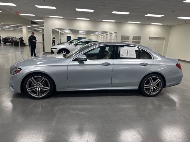 Used 2017 Mercedes-Benz E 300 4MATIC image 4