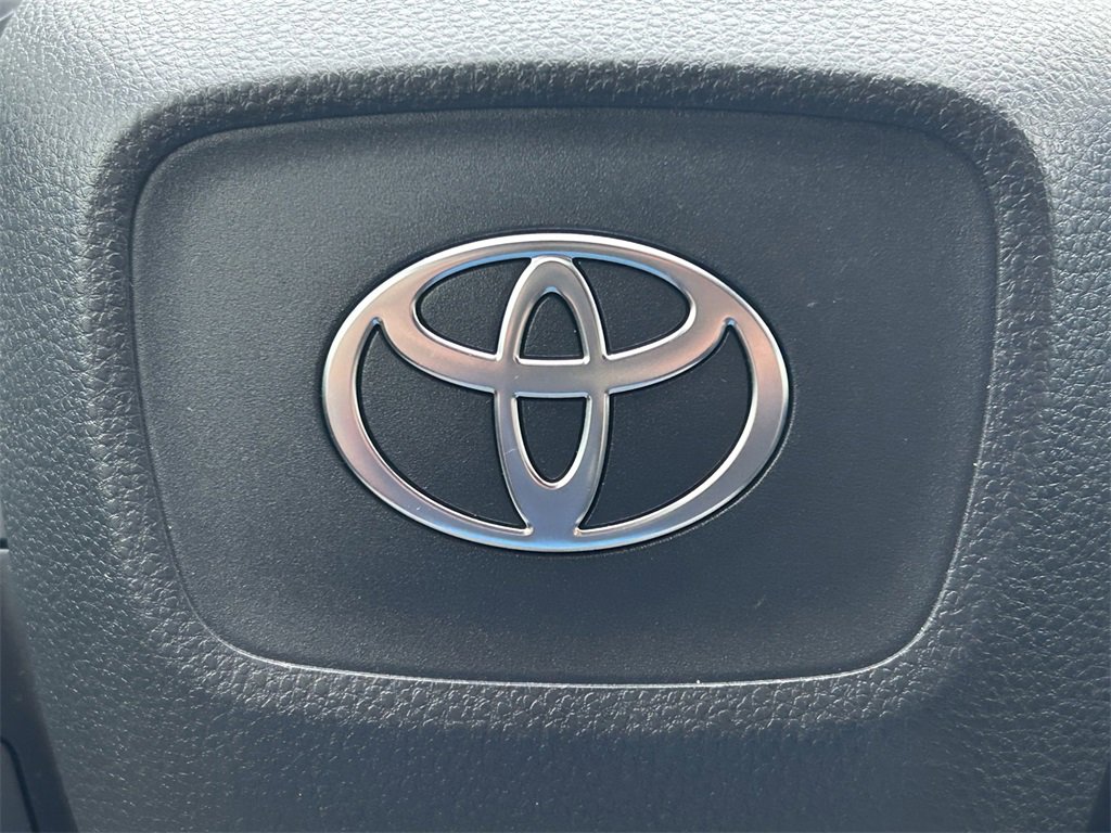 Used 2025 Toyota bZ4X FWD image 37