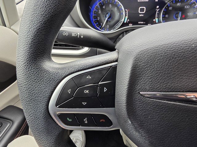 Used 2020 Chrysler Pacifica Touring w/ Advanced Safetytec Group FWD image 38