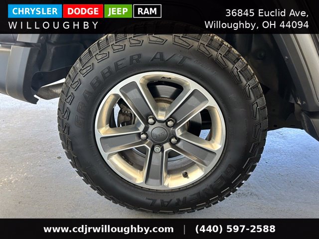 Used 2020 Jeep Wrangler Unlimited Sahara w/ Dual Top Group AWD/4WD image 14