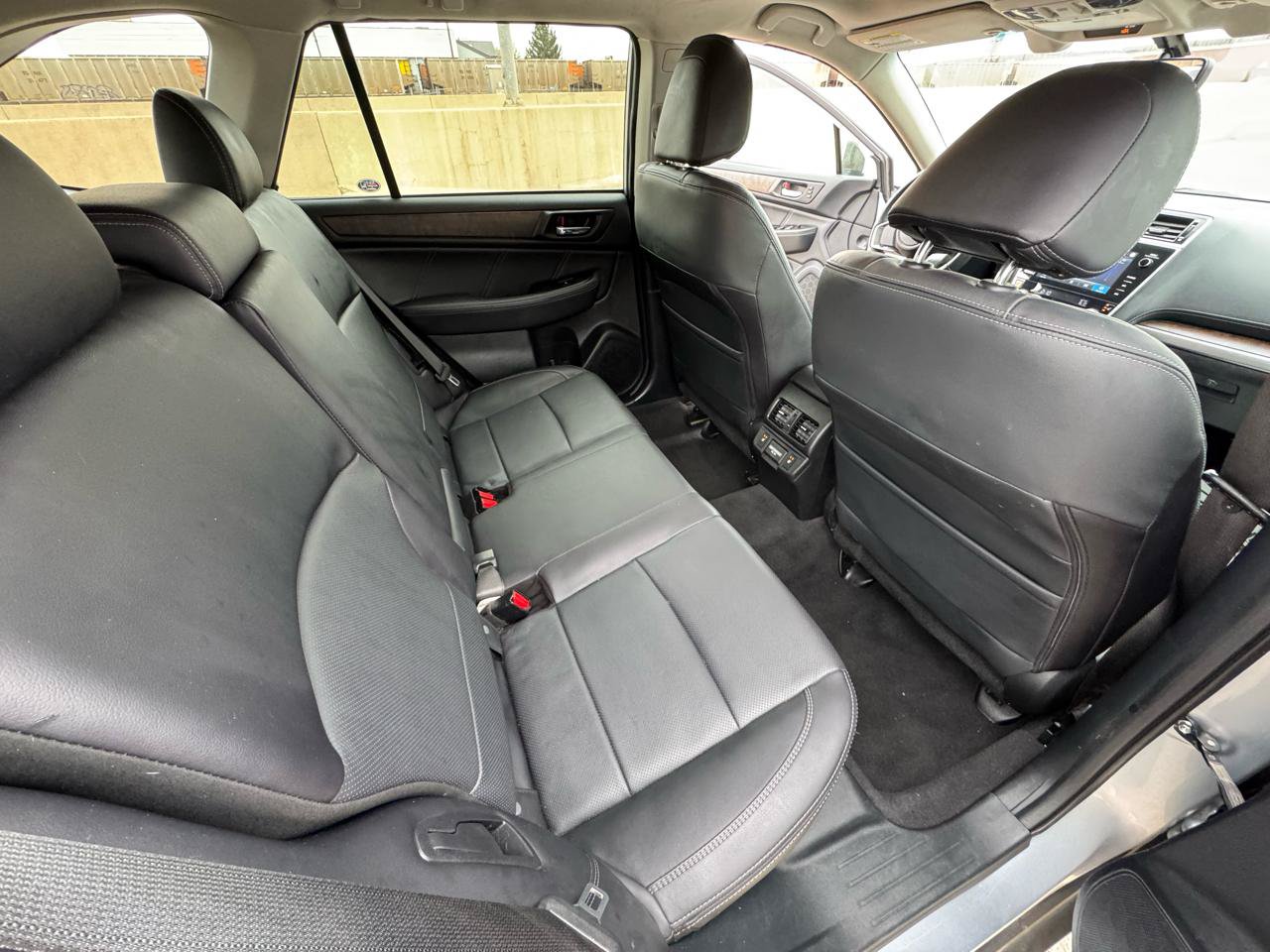 Used 2018 Subaru Outback 2.5i Limited AWD/4WD image 10