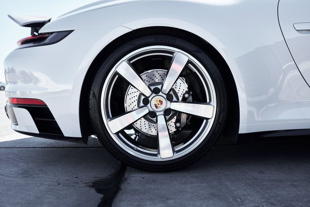 Used 2024 Porsche 911 Carrera 4S image 19