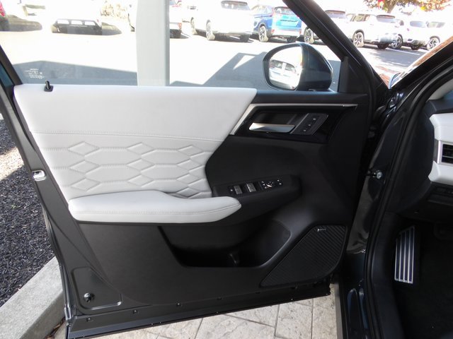 New 2025 Mitsubishi Outlander SEL image 19