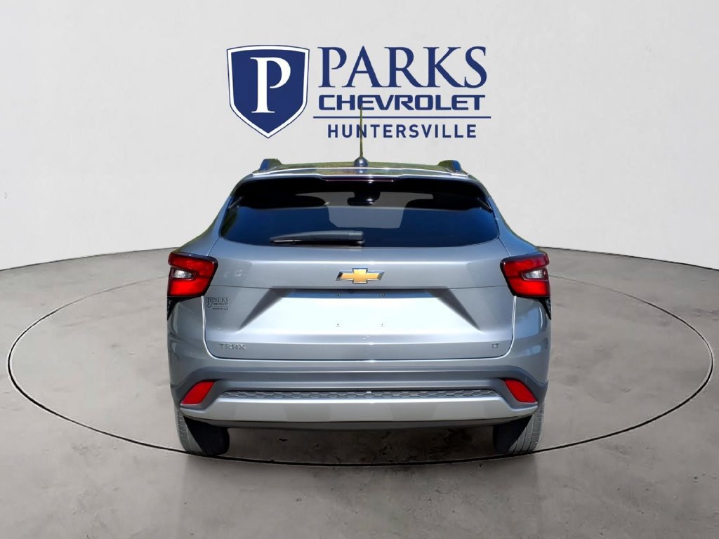 Certified 2025 Chevrolet Trax LT w/ LT Convenience Package FWD image 31