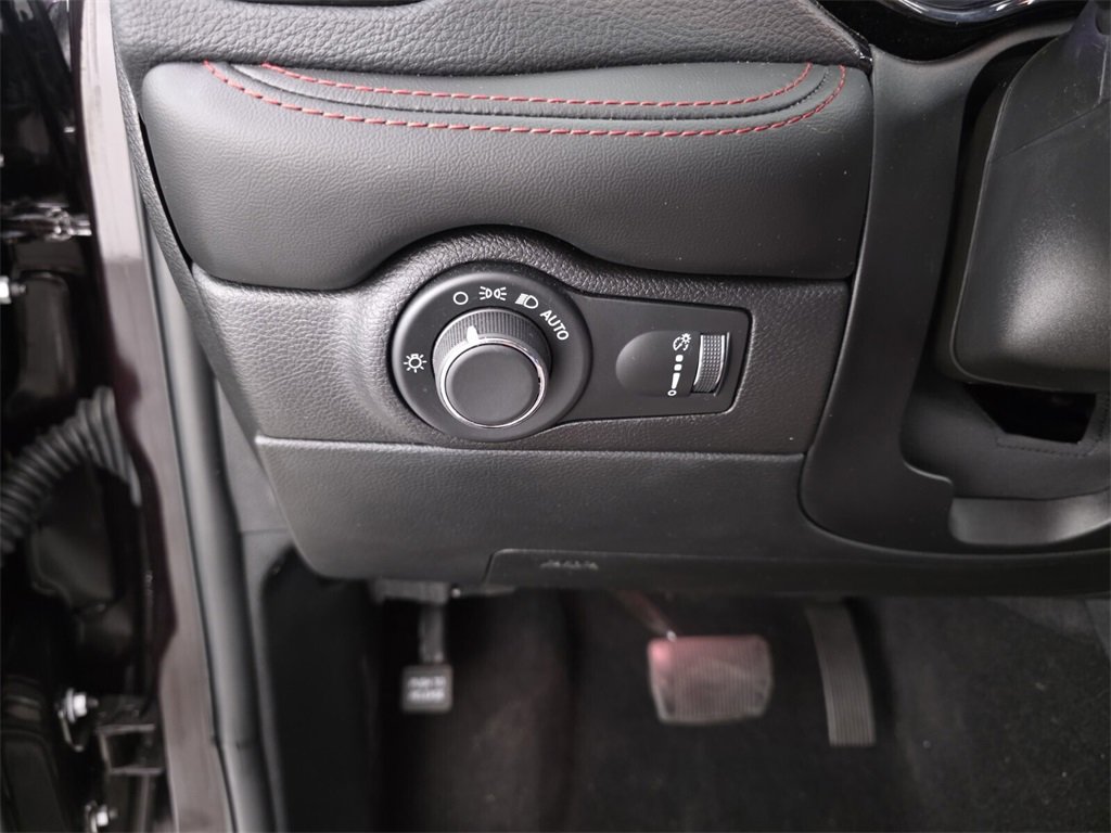 Certified 2024 Dodge Durango GT image 31