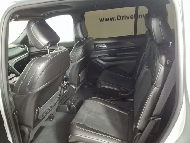 Used 2024 Jeep Grand Cherokee L Altitude AWD/4WD image 9