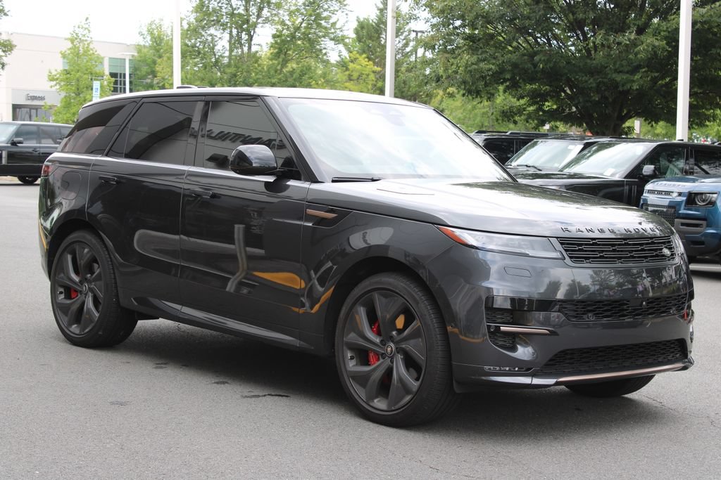 Used 2025 Land Rover Range Rover Sport Dynamic SE AWD/4WD image 3