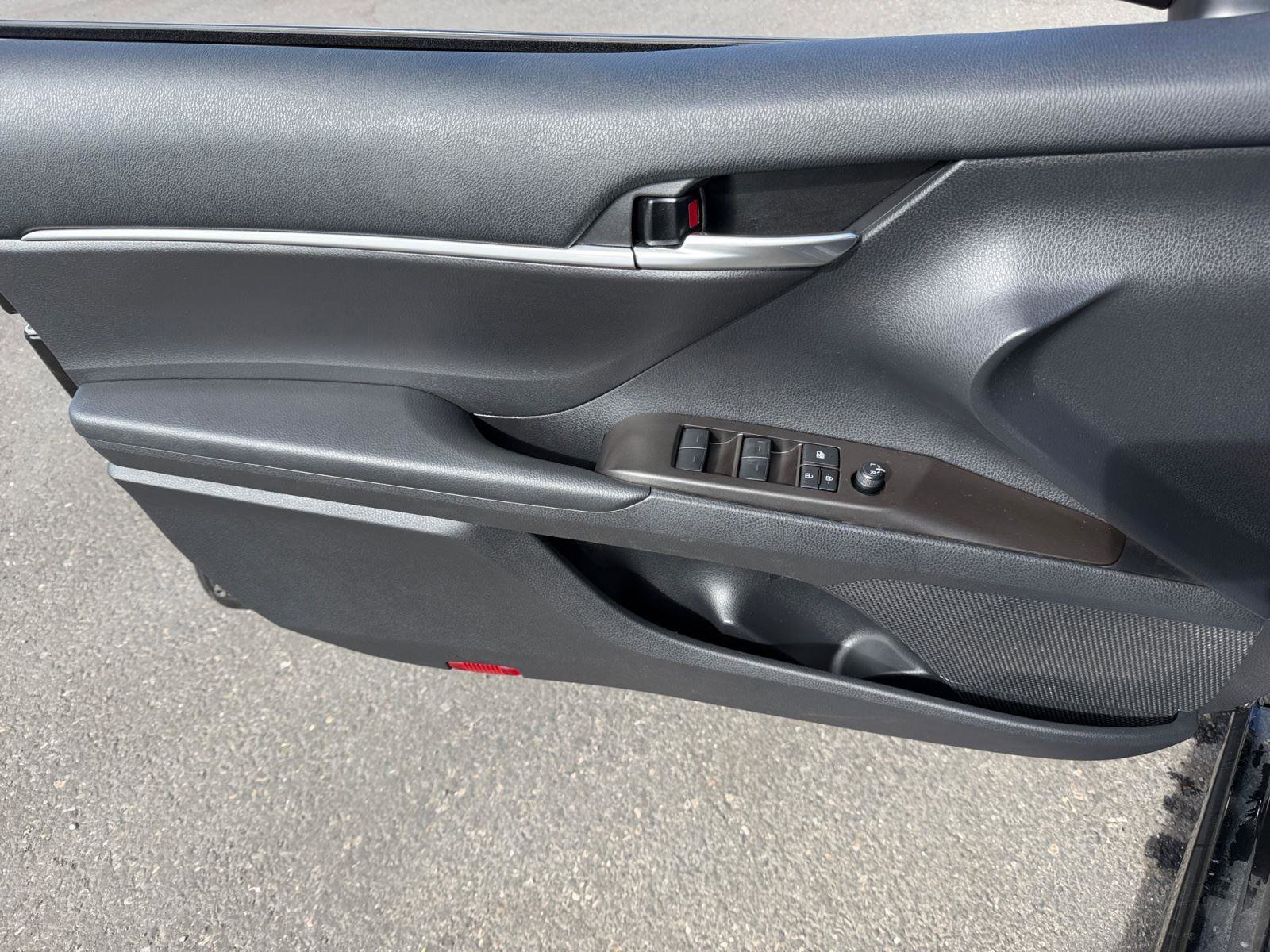 Used 2023 Toyota Camry SE FWD image 22
